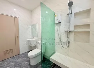 5bdrm Duplex in Flora'S Court, Berger for sale