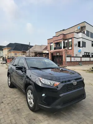 Toyota RAV4 XLE Premium AWD 2019 Black