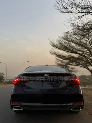 Toyota Avalon XLE 2020 Black