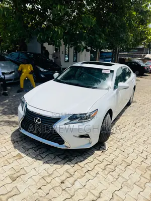 Lexus ES 2015 White