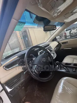 Toyota Avalon XLE Premium 4dr Sedan (3.5L 6cyl 6A) 2014 White