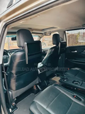 Toyota Highlander XLE 4dr SUV AWD (3.5L 6cyl 6A) 2015 Gold