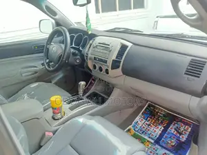 Toyota Tacoma Double Cab V6 Automatic 2011 Silver