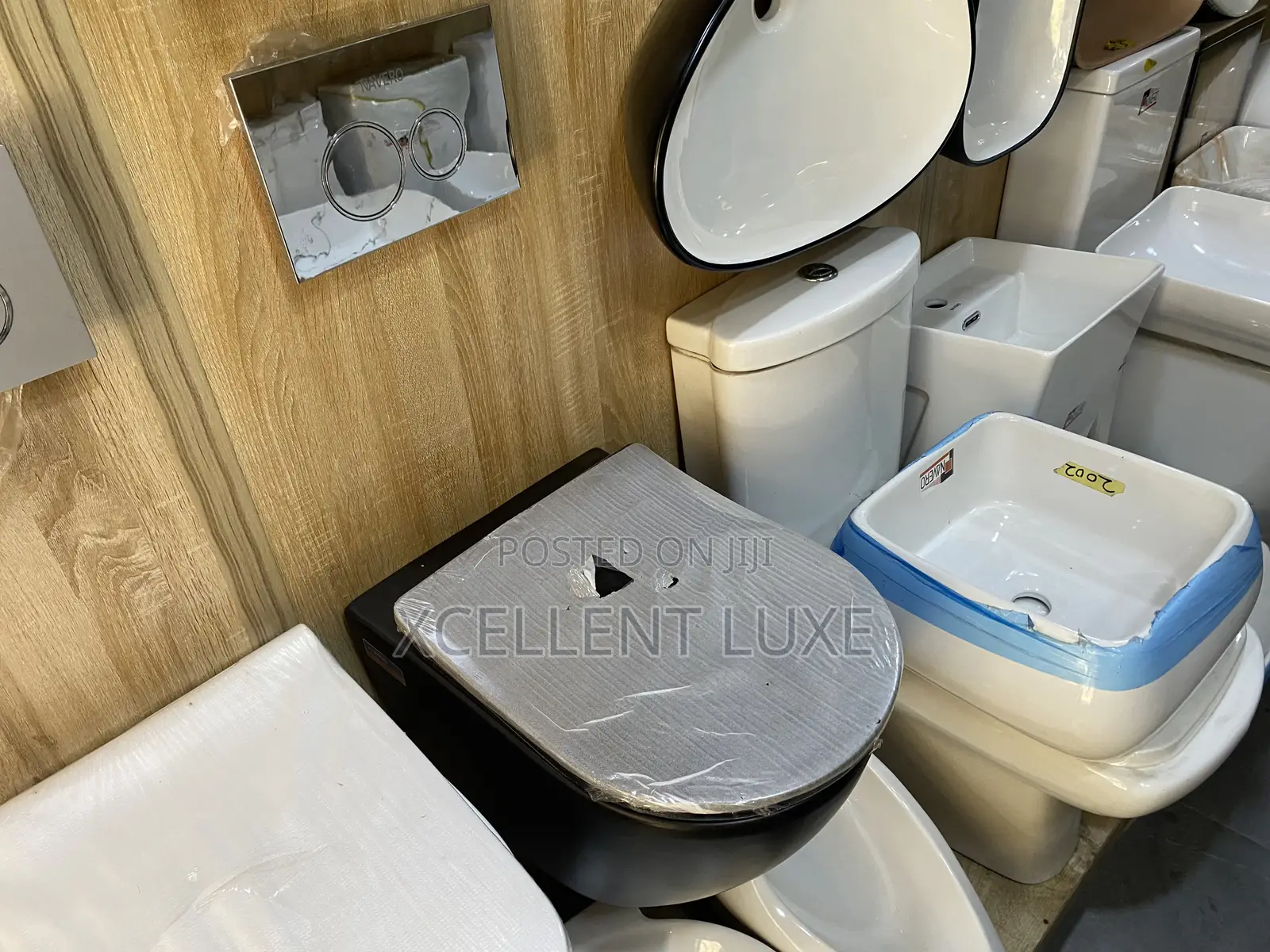 Black Conceal Wc Set