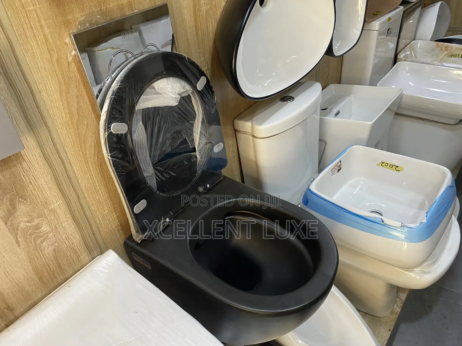 Black Conceal Wc Set