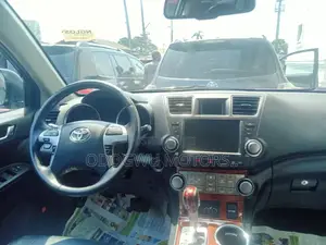 Toyota Highlander Limited 2012 Gray