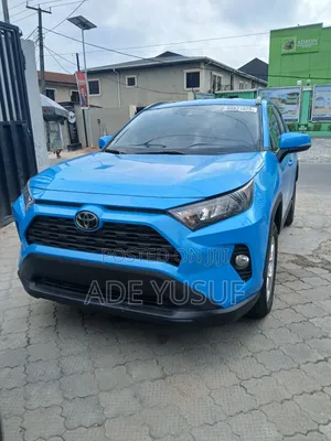 Toyota RAV4 2022 Blue