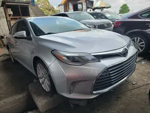 Toyota Avalon Limited 4dr Sedan (3.5L 6cyl 6A) 2014 Silver