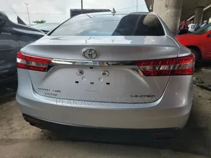 Toyota Avalon Limited 4dr Sedan (3.5L 6cyl 6A) 2014 Silver