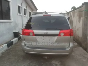 Toyota Sienna 2006 Silver