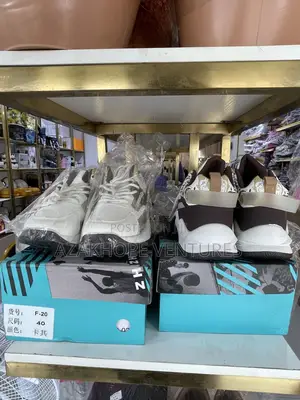 Li-Logov High-Top Sneakers