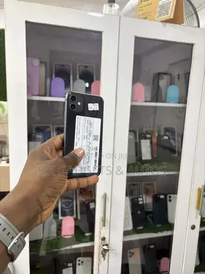 Apple iPhone 11 128 GB Black