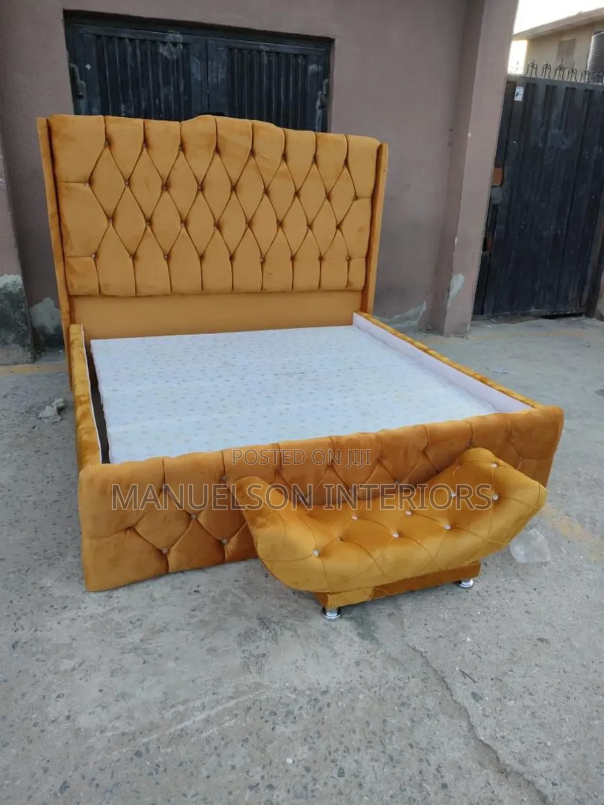 Bedframe Ottoman
