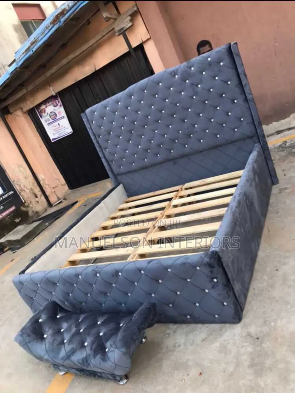 Bedframe Ottoman