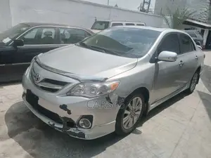 Toyota Corolla 2010 Silver