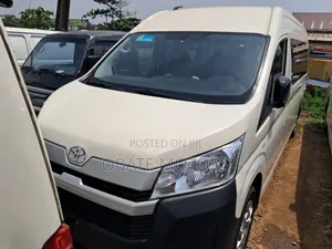 Toyota HiAce 2022 White