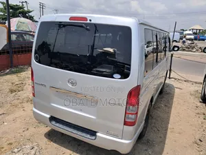 Toyota HiAce 2012 Silver