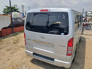 Toyota HiAce 2012 Silver