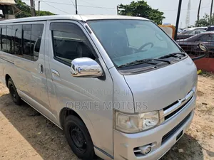 Toyota HiAce 2012 Silver