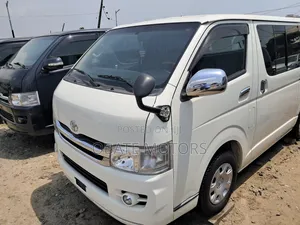 Toyota HiAce 2010 White