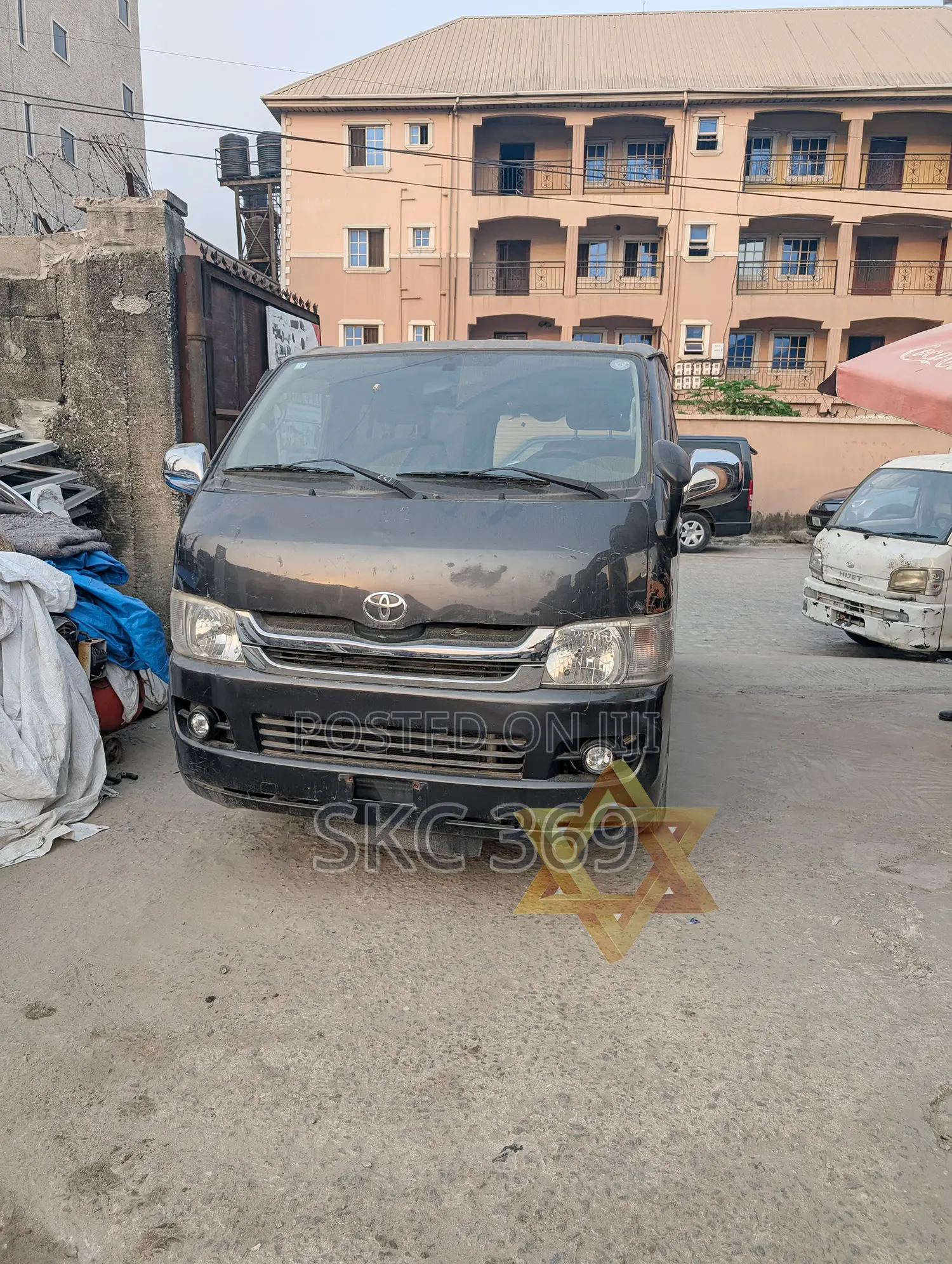 Toyota HiAce 2010 Black