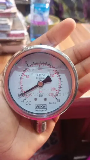 Wika en 837–1 Analog Pressure Gauge
