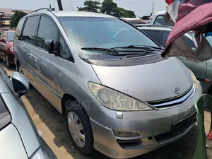 Toyota Previa 2005 Silver
