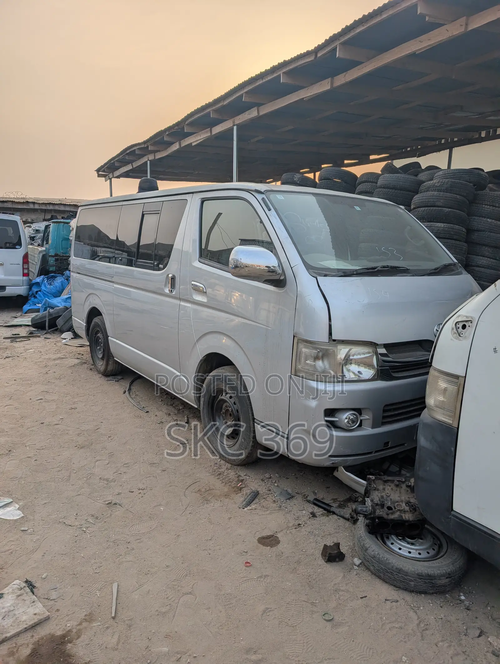 Toyota HiAce 2010 White