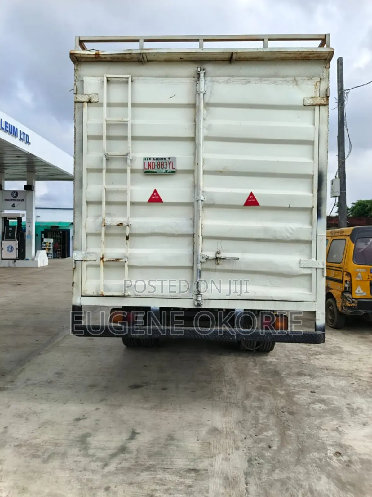 GMC Container Truck