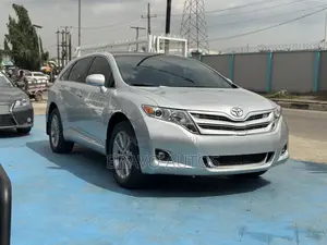 Toyota Venza AWD 2010 Silver