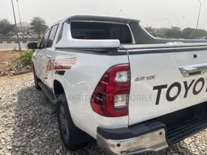New Toyota Hilux 2024 White