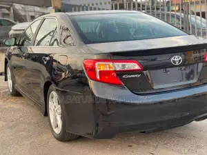 Toyota Camry SE 4dr Sedan (2.5L 4cyl 6A) 2014 Black
