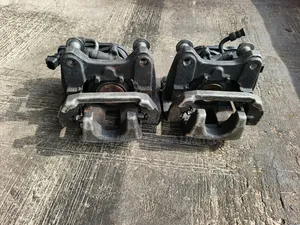 Back Calipers With Parking Brake Actuator Toyota Highlander 2020-2026