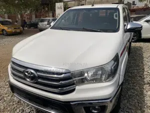 Toyota Hilux Revo Double Cab Petrol 2.7 AWD 2017 White