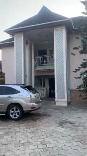 6bdrm Duplex in Within Umuahia City for sale