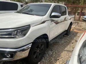 Toyota Hilux Revo Double Cab Petrol 2.7 AWD 2019 White