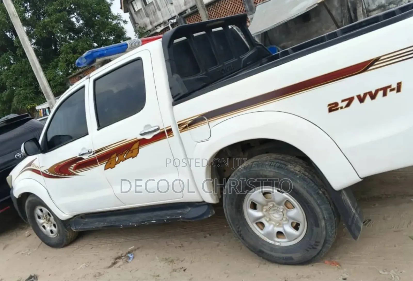 Toyota Hilux SR 4x4 2015 White