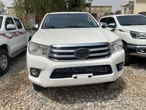 Toyota Hilux Revo Double Cab Petrol 2.7 AWD 2016 White