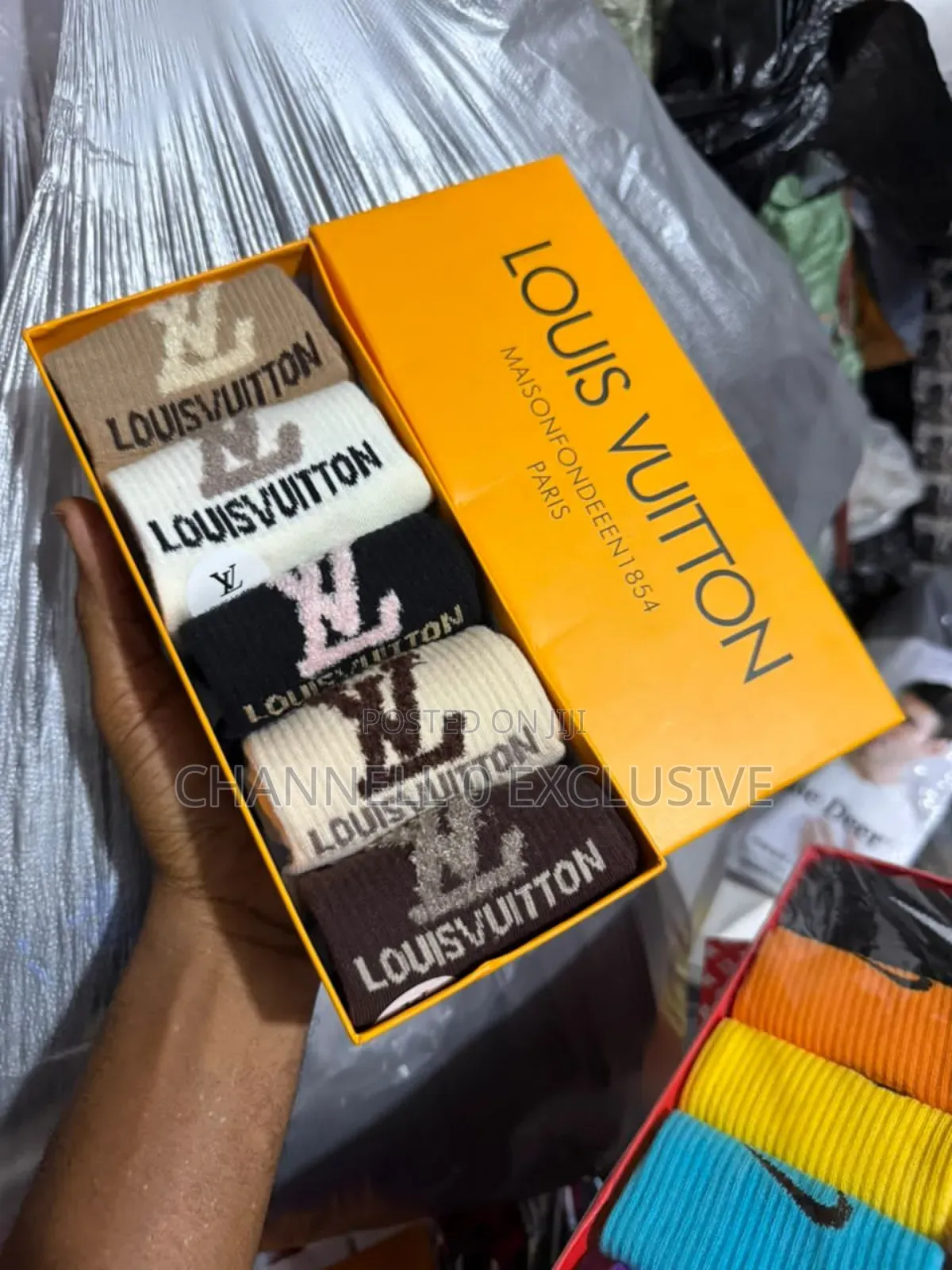 *Packed Socks  in Different Designs and Colors
