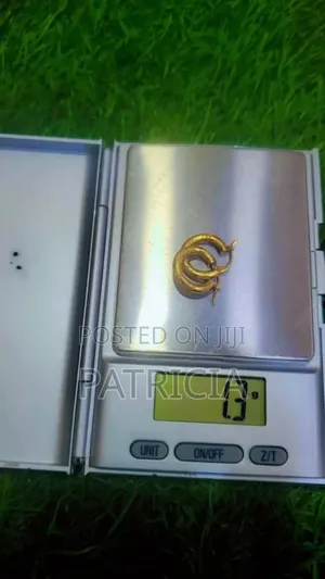 Pure 18 Karat Quality Italian Gold.(750)