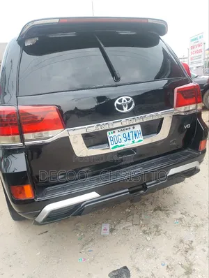 Toyota Land Cruiser Prado SV Premium 2015 Black