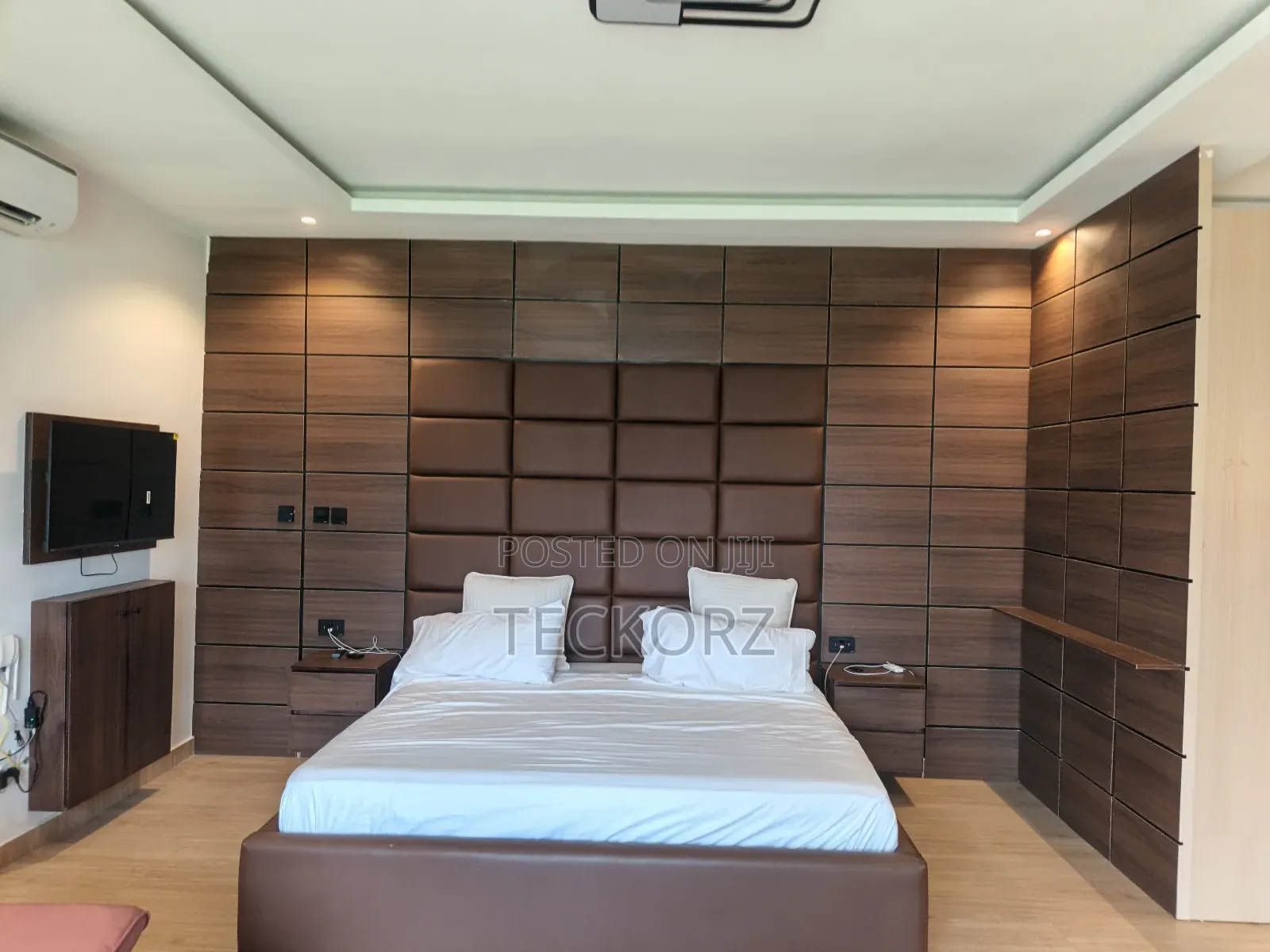 Upholstered Bed Frame With Headboard