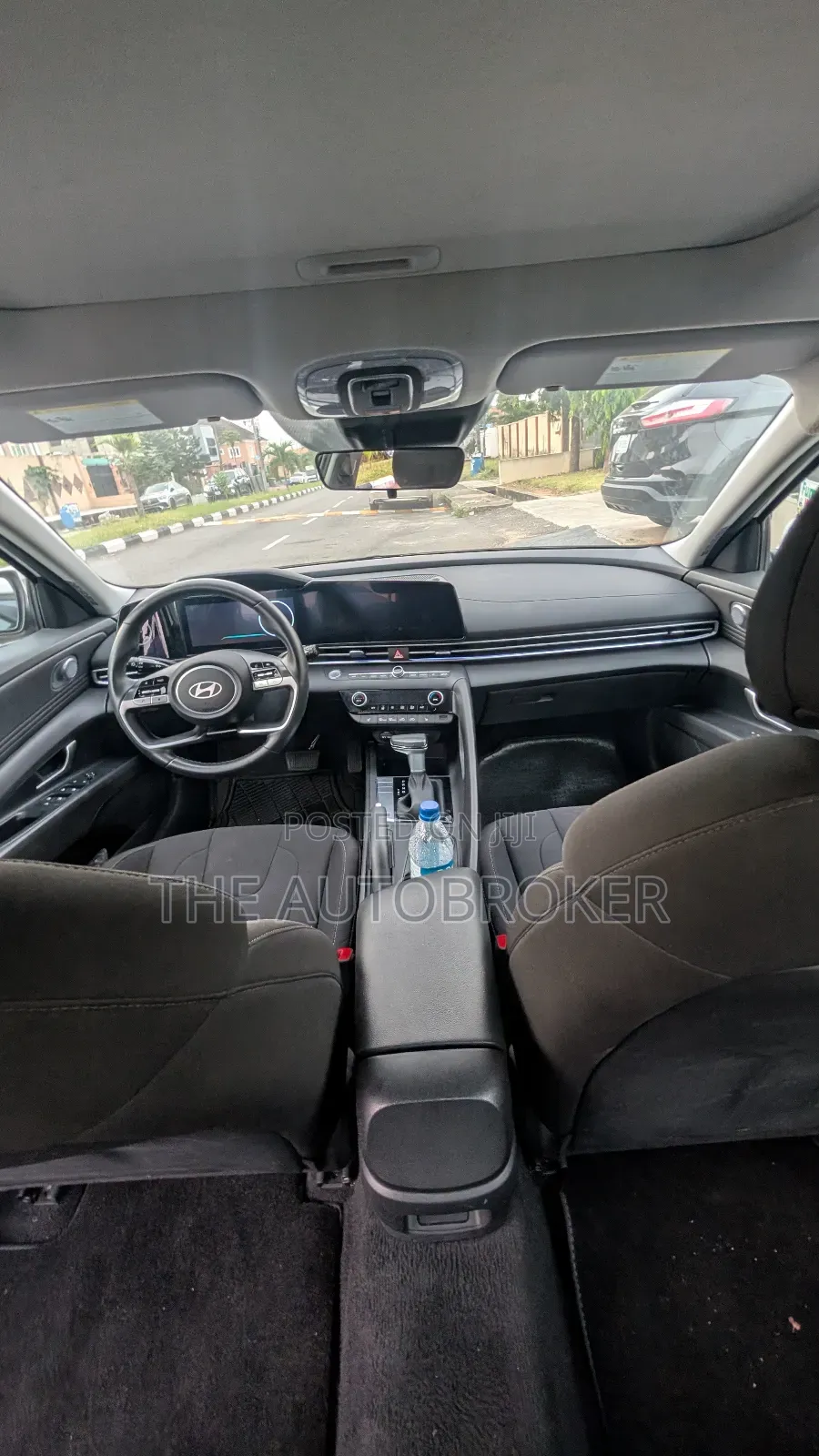 Hyundai Elantra 2025 White