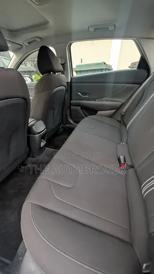 Hyundai Elantra 2025 White