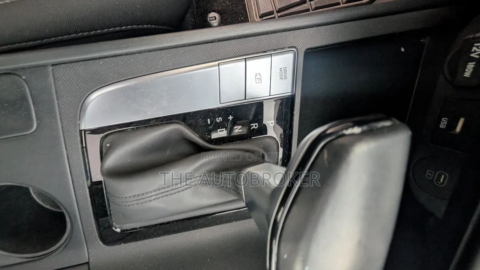 Hyundai Elantra 2025 White