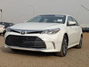 Toyota Avalon XLE FWDSedan (3.6L 6cyl 6A) 2016 White