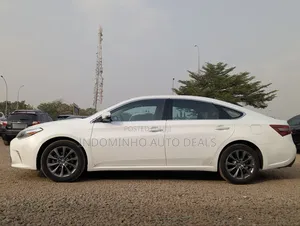 Toyota Avalon XLE FWDSedan (3.6L 6cyl 6A) 2016 White