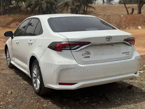 Toyota Corolla 2022 White