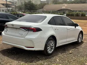 Toyota Corolla 2022 White