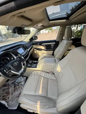 Toyota Highlander XLE 4x4 V6 (3.5L 6cyl 8A) 2018 White